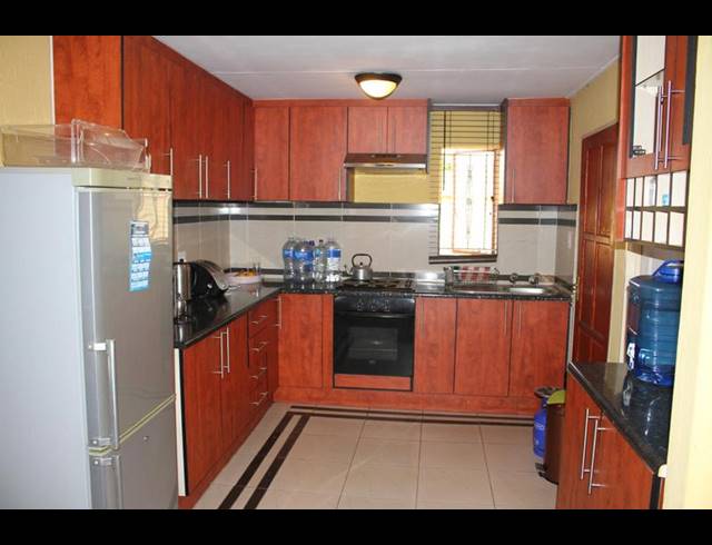 2 BEDROOM HOUSE FOR SALE IN PROTEA GLEN